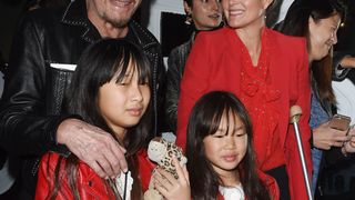 "Il avait déjà un prénom..." : Pourquoi Johnny et Laeticia Hallyday n’ont-ils pas pu adopter un troisième enfant au Vietnam alors que tout était prêt ?
