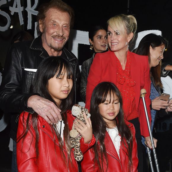 Ce dimanche, Johnny Hallyday aurait eu 82 ans. 

Johnny Hallyday et Laeticia emmènent leurs deux filles Jade et Joy à un vernissage du photographe français Mathieu Cesar.  Los Angeles, CA, États-Unis, 21 février 2017. Photo par Vince Flores/Startraks/ABACAPRESS.COM