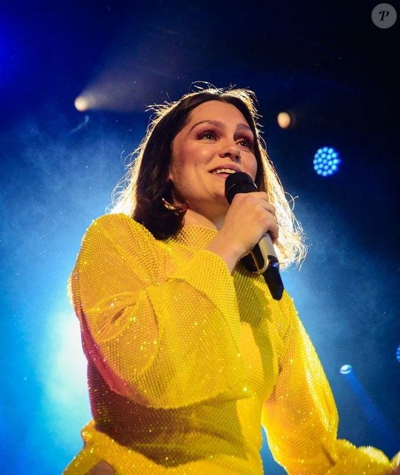Le 15 juin, elle offrait un dernier concert émouvant à Wembley avant de débuter son combat contre la maladie.

Jessie J en concert à Rio de Janeiro, le 3 mai 2025 @Backgrid USA / Bestimage