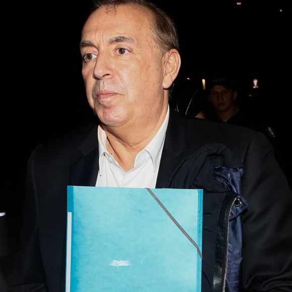 Info - Peine alourdie pour Jean-Marc Morandini condamné à deux ans de prison avec sursis en appel pour corruption de mineurs. La cour d'appel de Paris a en outre prononcé contre lui une interdiction définitive d'exercer une profession en contact avec des mineurs - Info - L'animateur Jean-Marc Morandini condamné en appel à 18 mois de prison avec sursis pour harcèlement sexuel - L'animateur Jean-Marc Morandini sort du tribunal après son procès pour corruption de mineurs au Tribunal de Paris le 24 octobre 2022.
le procureur demande un an de prison avec sursis pour l'animateur