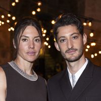 Pierre Niney et Natasha Andrews accueillent un nouveau venu dans leur cocon familial !