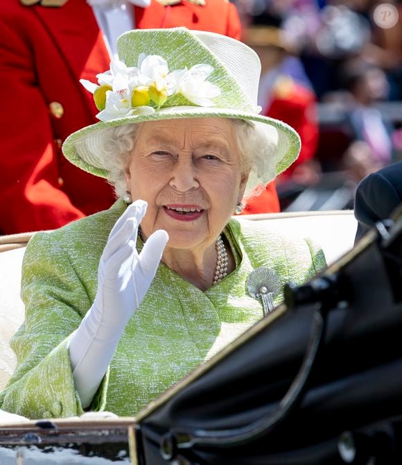 Un aristocrate anglo-irlandais et officier de l'armée britannique, qui fut l'un de ses plus proches conseillers pendant un quart de siècle

La reine Elisabeth II - La famille royale d'Angleterre lors du Royal Ascot, jour 5. Le 22 juin 2019 
AGENCE / BESTIMAGE