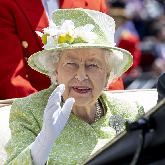 Un aristocrate anglo-irlandais et officier de l'armée britannique, qui fut l'un de ses plus proches conseillers pendant un quart de siècle

La reine Elisabeth II - La famille royale d'Angleterre lors du Royal Ascot, jour 5. Le 22 juin 2019 
AGENCE / BESTIMAGE