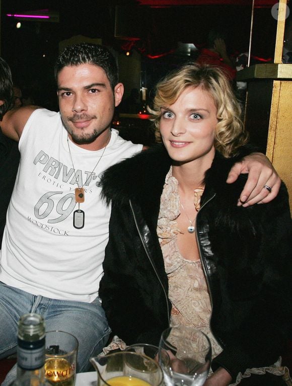Alexandre Anthony et Sarah Marshall à l'after party de la première du film 'Le Carton' à l'Etoile à Paris, France, le 30 septembre 2004. Photo par Laurent Zabulon/ABACA.