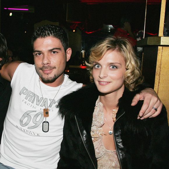 Alexandre Anthony et Sarah Marshall à l'after party de la première du film 'Le Carton' à l'Etoile à Paris, France, le 30 septembre 2004. Photo par Laurent Zabulon/ABACA.