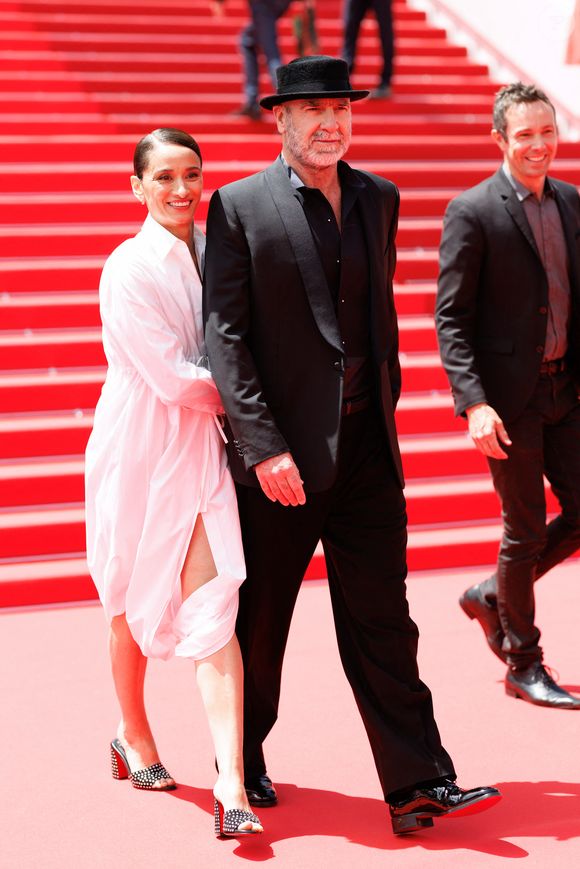 Eric Cantona et sa femme Rachida Brakni - Montée des marches du film " Soudain " lors du 79ème Festival International du Film de Cannes, le 15 mai 2026. © Jacovides-Moreau / Bestimage