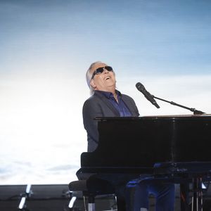 Gilbert Montagné - Enregistrement de l'émission "Le plus grand karaoké de France : Les tubes de légendes" au stade Roland Garros à Paris, diffusée le 24 août à 21h10 sur M6
© Jack Tribeca / Bestimage