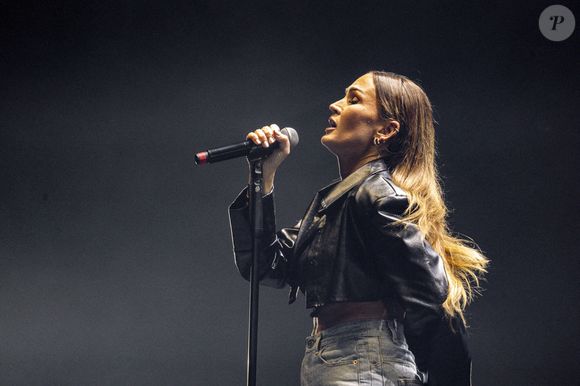 "J’ai l’impression que la nouvelle génération développe une sorte d’addiction à la chirurgie esthétique et je trouve cela dangereux.", constate-t-elle néanmoins.

Vitaa - Les artistes se produisent lors du concert "Scoop Live" de Radio Scoop à la LDLC Arena de Décines près de Lyon, le 25 février 2025. 
© Sandrine Thesillat / PsnewZ / Bestimage