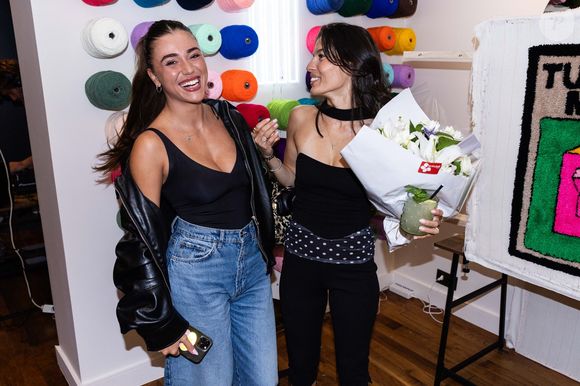 Exclusif - Alessandra Famiani et Ninon Dechavanne à l'inauguration de la boutique de Ninon Dechavanne un Tufting Studio, un atelier dédié à l'exploration créative,où chacun peut s'initier à l'art du Tufting et concevoir sa propre œuvre, à Paris, France, le 11 septembre 2025. © Julien Sarkissian/Bestimage