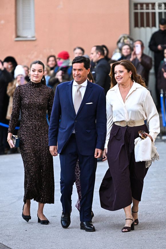 La princesse Alexia de Grèce et Carlos Morales avec leurs enfants arrivent au mariage royal du prince Nikolaos de Grèce avec Chrysi Vardinoyannis à Athènes, Grèce, le 7 février 2025. Photo by Stefanos Kyriazis/ZUMA Press Wire/ABACAPRESS.COM