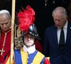 Le roi Charles III et son épouse ont assisté au service œcuménique dans la chapelle Sixtine.

Le roi Charles III d'Angleterre et Camilla Parker Bowles, reine consort d'Angleterre, quittent le pape Léon XIV après avoir assisté au service œcuménique dans la chapelle Sixtine au Vatican, le 23 octobre 2025. Photo par PA Photo/ Bestimage