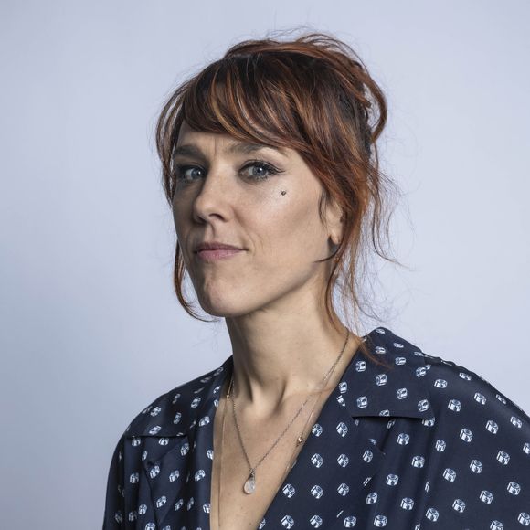 À 44 ans, la chanteuse est installée dans le paysage médiatique depuis son tube Je veux en 2010, et sait rester discrète quand il s'agit d'évoquer sa vie privée. 

Exclusif - La chanteuse Zaz (Isabelle Geffroy) - Backstage - Enregistrement de l'émission "La Chanson secrète 11" à Paris, diffusée le 24 juin sur TF1.

© Jacovides-Moreau / Bestimage