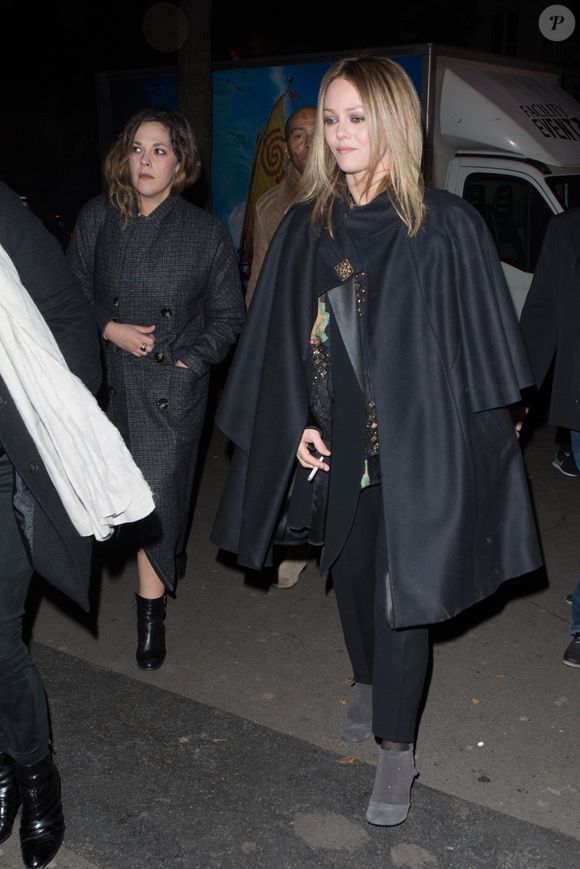 "donc c'est compliqué d'arriver à trouver un projet qui qui va comment dire, contenter tout le Monde donc c'est pas une recherche en tout cas", a-t-elle indiqué.

Lily-Rose Depp arrive à l'avant-première du film "Planetarium" avec sa mère Vanessa Paradis, sa tante Alysson Paradis et son compagnon Guillaume Gouix au Grand Rex à Paris, le 8 novembre 2016. Agence / Bestimage
