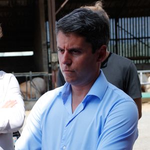 Déplacement de Gabriel Attal à Saint-Hilaire-de-Riez en Vendée le 4 aout 2026. . © Noël Carrier/Bestimage