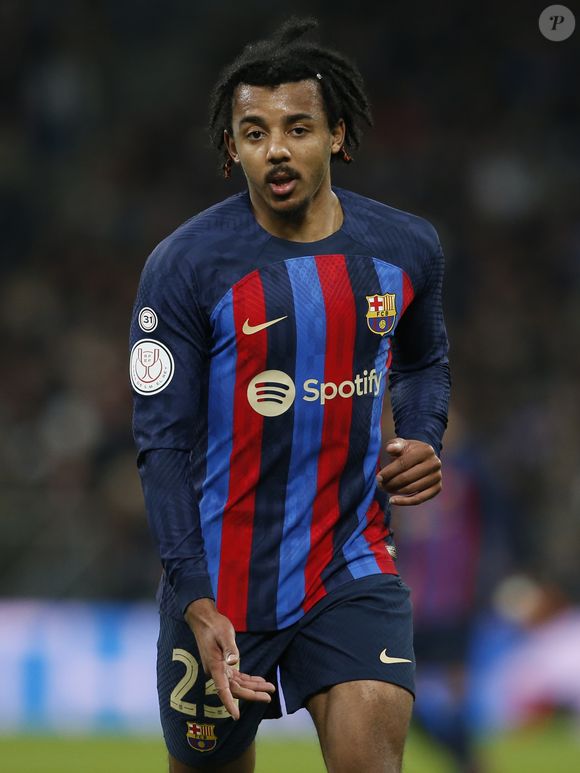 Jules Kounde du FC Barcelona lors du match de football de la demi-finale de la Coupe du Roi opposant le Real Madrid au FC Barcelone au stade Santiago Bernabeu à Madrid, Espagne, le 2 mars 2023. Le FC Barcelona a gagné 1-0. © Alfaqui/Panoramic/Bestimage
