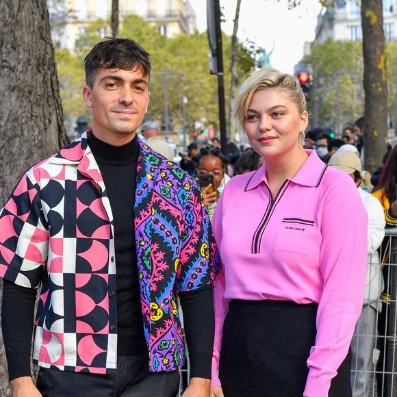 Louane (29 ans) et Florian Rossi (35 ans) se sont dit "oui" ! Fiancé depuis deux ans, le couple s’est uni dans la charmante ville de Pertuis, dans le Vaucluse. 

Louane Emera et son compagnon Florian Rossi arrivent au défilé de mode Miu Miu lors de la Fashion Week printemps/été à Paris, France © Veeren Ramsamy-Christophe Clovis/Bestimage
