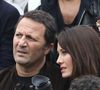 Il s'agit visiblement d'un jeune Berger Australien qui a immédiatement fait fondre les internautes.

Arthur (Jacques Essebag) et sa compagne Mareva Galanter dans les tribunes de la finale homme des internationaux de France de Roland Garros à Paris le 5 juin 2016. © Moreau-Jacovides / Bestimage
