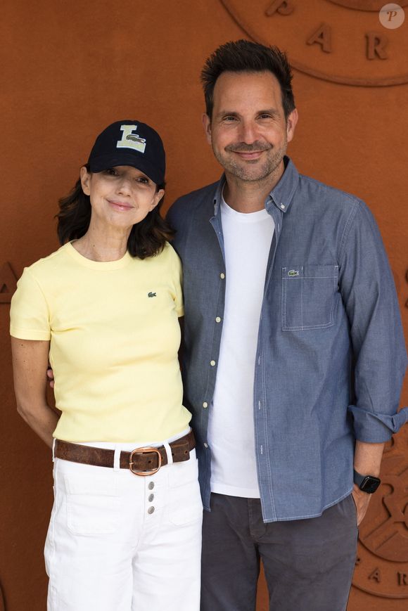 Christophe Michalak et Delphine McCarty au Village lors des Internationaux de France de Tennis de Roland Garros 2025, le 3 juin 2025 à Paris.

©Moreau / Jacovides / Bestimage