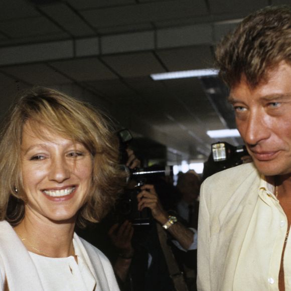 Archives - En France, à Cannes, Nathalie Baye et son ex-compagnon Johnny Hallyday lors du Festival International du film de Cannes 1984. © Michel Croizard via Bestimage