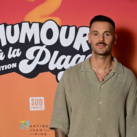 Exclusif - M. Pokora au photocall lors de l'enregistrement de l'émission "L'humour à la plage" pour la 2eme édition du festival de Juan les Pins à la pinède Gould le 27 juin 2025.  Bruno Bebert / Bestimage