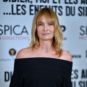 Axelle Laffont pose lors de la présentation du documentaire Didier, moi et les autres... Les Enfants du silence au Ministère de la Santé à Paris, France le 13 novembre 2025, Photo Franck Castel/Abaca