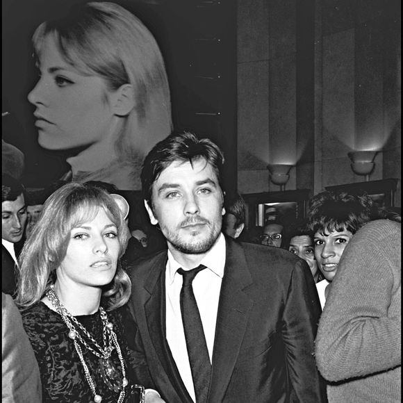 Archives - Alain Delon et Nathalie Delon à la première du film "Le Samouraï" à Paris en 1967 AGENCE / BESTIMAGE