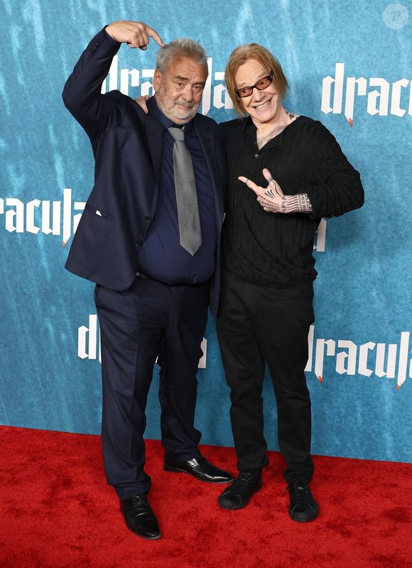 Hollywood, CA La première de 'Dracula' a eu lieu au TCL Chinese Theater à Hollywood, Californie le 03/02/2026.


Sur la photo : Luc Besson, Danny Elfman 

Photo : Backgrid USA / Bestimage