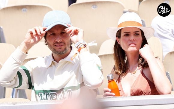 Vianney est également beau-père de la fille de Catherine Robert, à qui il avait dédié la chanson Beau papa.

Le chanteur Vianney et sa femme Catherine Robert, assistent aux Internationaux de France de Tennis de Roland Garros 2026, le 28 mai 2026. © Jacovides / Moreau / Bestimage