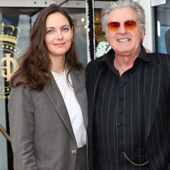 Nelly Auteuil et Daniel Auteuil au photocall du film "Le Fil" lors du 38ème festival du film de Cabourg, France, le 14 juin 2024. Les Journées romantiques du 38ème Festival du film de Cabourg (Calvados) auront lieu du 12 au 16 juin. © Coadic Guirec/Bestimage