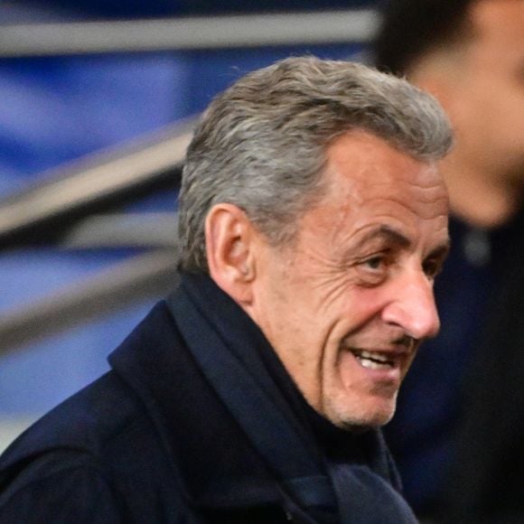Nicolas Sarkozy en tribunes lors du match de football Ligue 1 McDonald's opposant le Paris Saint-Germain (PSG) au Lille OSC (3-0) au Parc des Princes à Paris, France, le 16 janvier 2026. © Christian Liewig/Bestimage