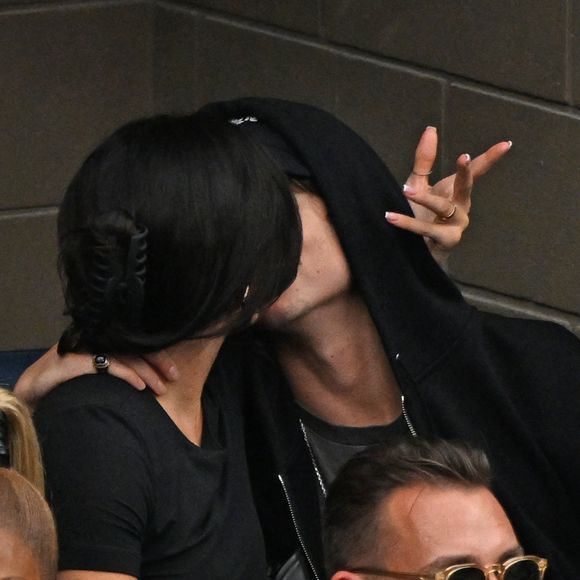 Kylie Jenner et Timothée Chalamet lors de la finale masculine opposant Novak Djokovic à Daniil Medvedev lors de l'US Open Tennis 2023, à New York, le 10 septembre 2023.  

Photo : Agence / Bestimage