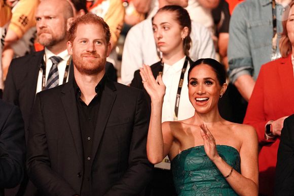 Le 16 septembre 2023 du duc et de la duchesse de Sussex lors de la cérémonie de clôture des Invictus Games à Düsseldorf, en Allemagne. Photo : Jordan Pettitt/PA Wire : Jordan Pettitt/PA Wire