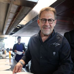 Exclusif - La Terrasse Rouge - Michel Sarran, chef étoilé du restaurant "Michel Sarran" à Toulouse, France, le 24 avril 2024. © Jean-Marc Lhomer/Bestimage