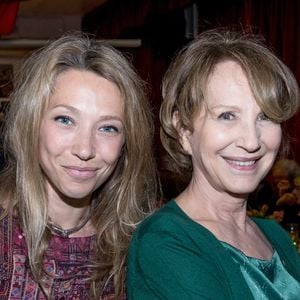 Le cinéma français pleure Nathalie Baye, qui s'est éteinte à 77 ans des suites de la maladie à corps de Lewy. 

Laura Smet et sa mère Nathalie Baye - Soirée en l'honneur de Nathalie Baye, organisée par Louis Michel Colla, à La Chope des Puces, restaurant mythique de Marcel Campion à Saint-Ouen.
© Cyril Moreau / Bestimage