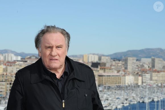 Gérard Depardieu durant le photocall organisé pour la présentation de la saison 2 de la série "Marseille" pour Netflix au Sofitel du Vieux Port à Marseille, le 18 février 2018. 8 nouveaux épisodes qui seront diffusés à partir du 23 février. © Bruno Bebert / Bestimage