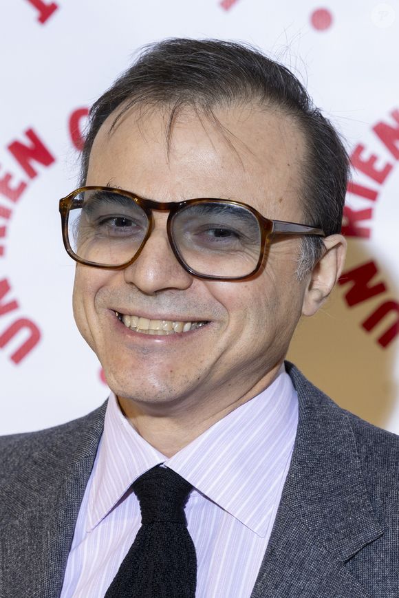 Bertrand Burgalat au photocall des invités au dîner de gala de l'association "Un rien c'est tout" au musée de l'armée aux Invalides à Paris le 7 mars 2024. © Cyril Moreau / Bestimage