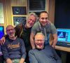 Didier Raynal, c'était "un rire inoubliable, une culture musicale incroyable", poursuit la radio du groupe NRJ.

Didier Raynal (en bas, à droite), sur une photo publiée sur son compte Facebook. Facebook Didier Raynal
