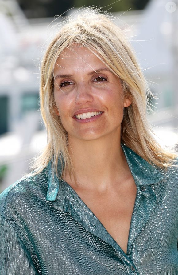 Laurence Arné - Photocall du film "La part du soupçon" lors de la 21ème édition du Festival de la Fiction TV de la Rochelle. Le 14 septembre 2019 © Patrick Bernard / Bestimage