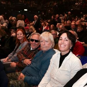 Exclusif - Gilbert Montagné, Renaud et sa femme Cerise dans le public du concert de Hugues Aufray au Le Dôme de Paris - Palais des Sports le 9 novembre 2025.

© Jack Tribeca / Bestimage