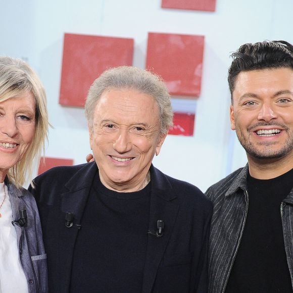 En effet, ils assurent ensemble la campagne de promotion du nouveau film dont ils sont les stars

Exclusif - Chantal Ladesou, Michel Drucker et Kev Adams lors de l'enregistrement de l'émission Vivement dimanche au studio Rive gauche, présentée par M.Drucker et diffusée le 4 octobre sur France 3, à Paris, France, le 30 septembre 2026. © Guillaume Gaffiot/Bestimage