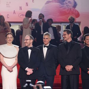Micheal Ward, Austin Butler, Emma Stone, Ari Aster, Joaquin Phoenix, Pedro Pascal, Clifton Collins Jr., Luke Grimes - Descente des marches du film « Eddington » lors du 78ème Festival International du Film de Cannes, au Palais des Festivals à Cannes. Le 16 mai 2025
© Jacovides-Moreau / Bestimage