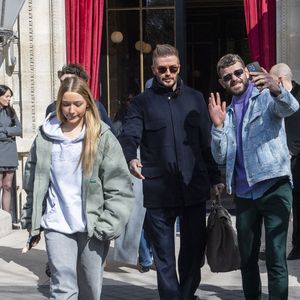 David Beckham et sa fille Harper - Les Beckham quittent leur hôtel La Réserve, à Paris, le 8 mars 2025.  GOFF INF / BESTIMAGE