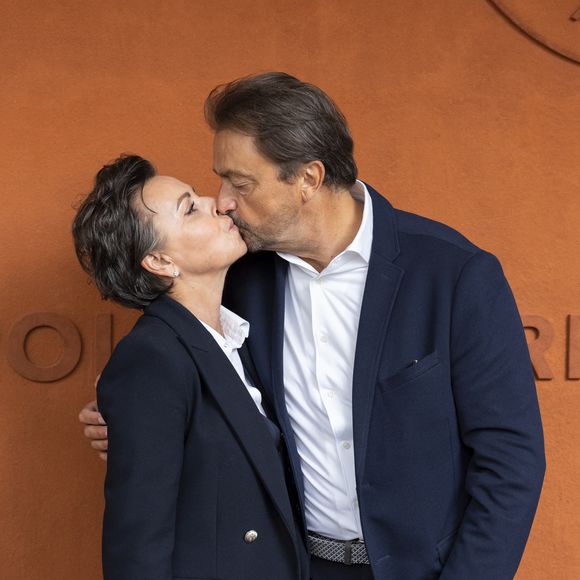 Henri Leconte et sa compagne Maria Dowlatshahi au village lors des Internationaux de France de Tennis de Roland Garros 2025. Paris, le 27 mai 2025. 
© Moreau / Jacovides / Bestimage
