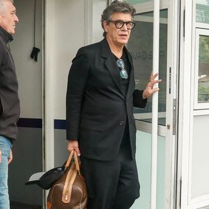 Marc Lavoine à la sortie de l'enregistrement de l'émission Vivement dimanche aux Studios Rive Gauche à Paris, diffusée le 11 mai 2025 sur France 3, le 5 mai 2025. © Christophe Clovis/Bestimage