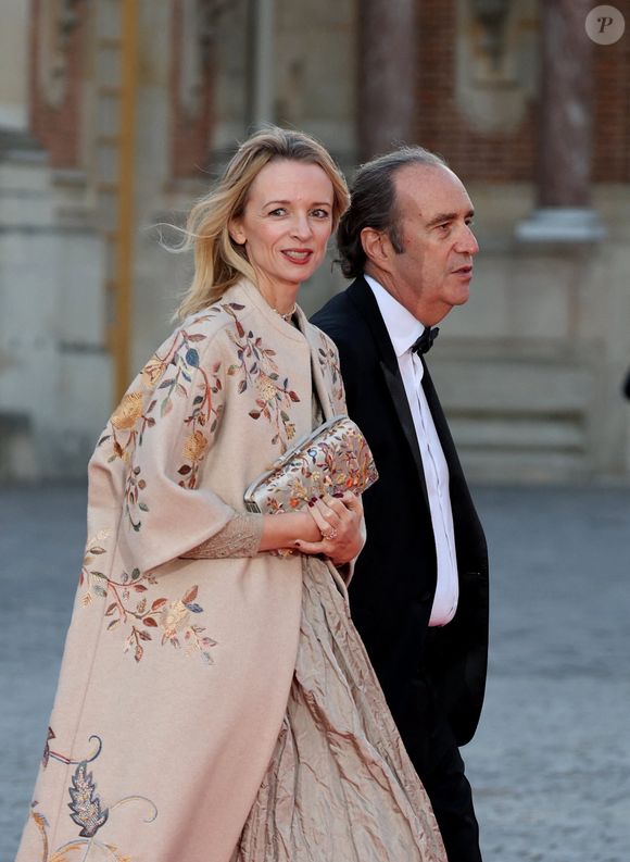 Xavier Niel et sa compagne Delphine Arnault - Arrivées des invités au dîner d'Etat au château de Versailles en l'honneur de la visite officielle du roi et de la reine d'Angleterre en France le 20 septembre 2023. © Moreau-Jacovides / Bestimage