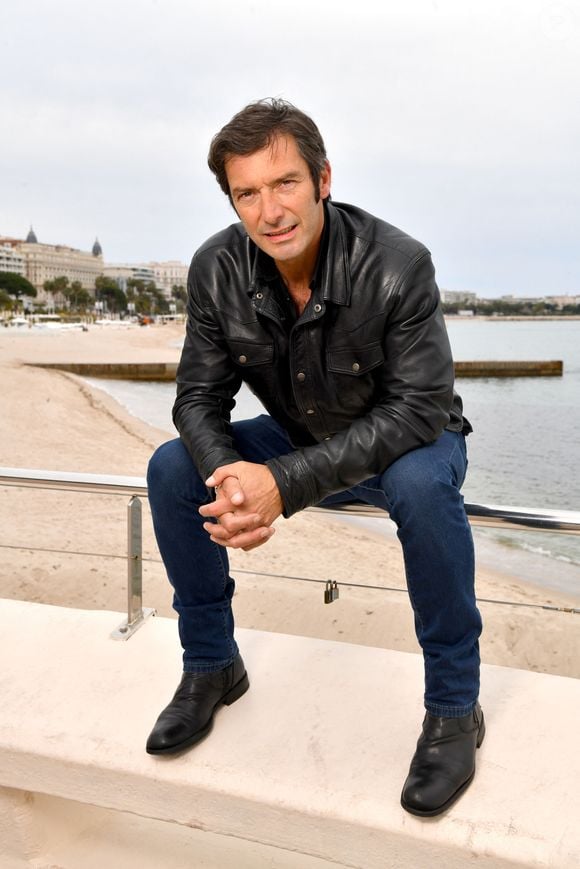 En story Instagram, celle qui fait battre son coeur se dévoile.

Franck Semonin  - Photocall de la série "Section de Recherches" lors de la 5ème édition du Festival International Canneseries à Cannes. Le 6 avril 2022
© Bruno Bebert / Bestimage