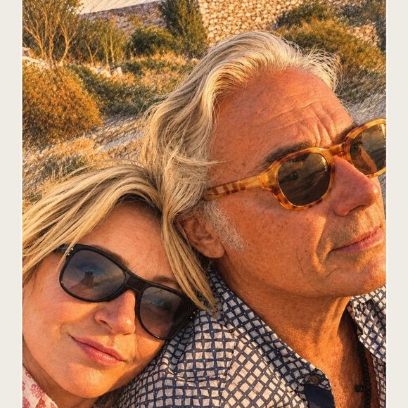 La chanteuse est accompagnée de son compagnon Laurent.

Patricia Kaas profite d'un séjour en Grèce avec son compagnon. Capture d'écran Instagram