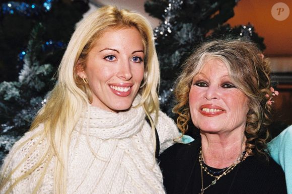 Archives - Brigitte Bardot et Loana dans les années 2000. Backgrid UK/ Bestimage