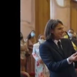 Ils sont installés ensemble, à Paris, dans un "loft industriel près du canal Saint-Martin"

Orelsan dévoile des images de son mariage dans le documentaire "Montre jamais ça à personne partie 2". France 5