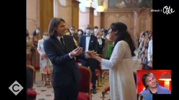 Ils sont installés ensemble, à Paris, dans un "loft industriel près du canal Saint-Martin"

Orelsan dévoile des images de son mariage dans le documentaire "Montre jamais ça à personne partie 2". France 5